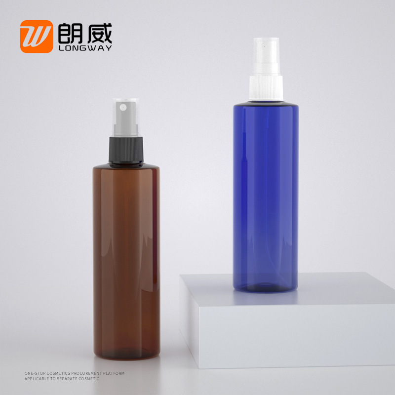 250ml botella de spray de hombro plano cosmético sub-embalaje al por mayor botella de rocío puro botella de plástico para mascotas botella de spray de agua cosmética