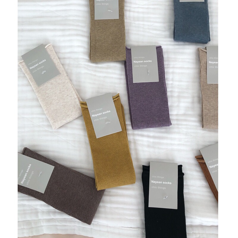 2021 autumn and winter New Korean hemmed vertical stripes color spun yarn Morandi color women's socks piled socks