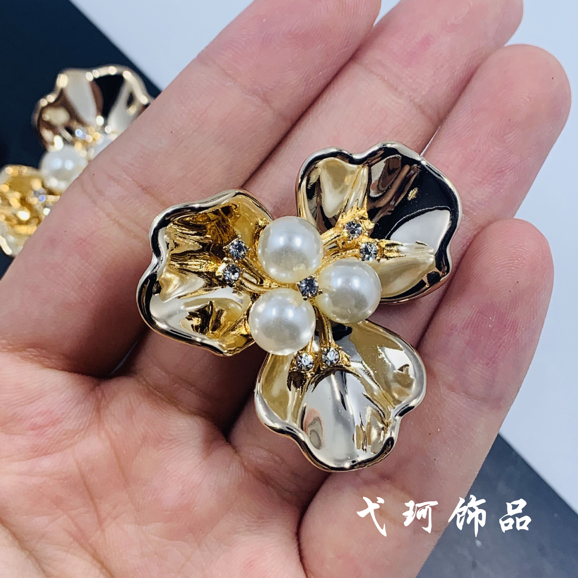 Three dimensional beads handmade for bride pearl