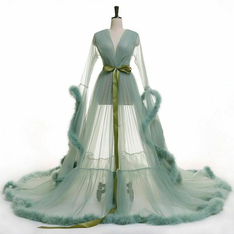 Stage catwalk beauty pageant evening dress fashion performance singer ostrich velvet fairy beauty perspective mesh outside the photo Cape