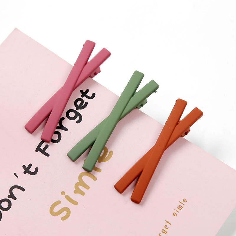 [Aiqi] Corea del Sur simple elegante color caramelo Cruz clip color Bangs clip Internet celebridad horquilla H0424