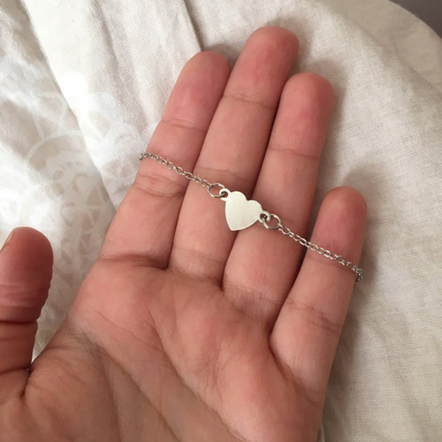 European and American New Products Simple Sexy Heart Shape Love Heart Hand Chain Alloy Bracelet for Women