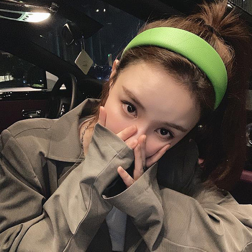Headband for women, same style as the viral online influencer Xue Li, made of lychee skin material, French-style elegant wide-brimmed simple Korean headwear for outdoor use
