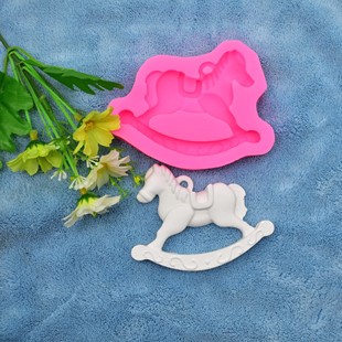 DIY mold hanging hole Trojan car aromatherapy ornaments ultra-light clay flip candy cake mold silicone mold