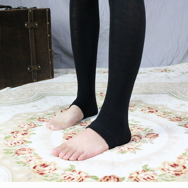 High tube step on the feet pure black