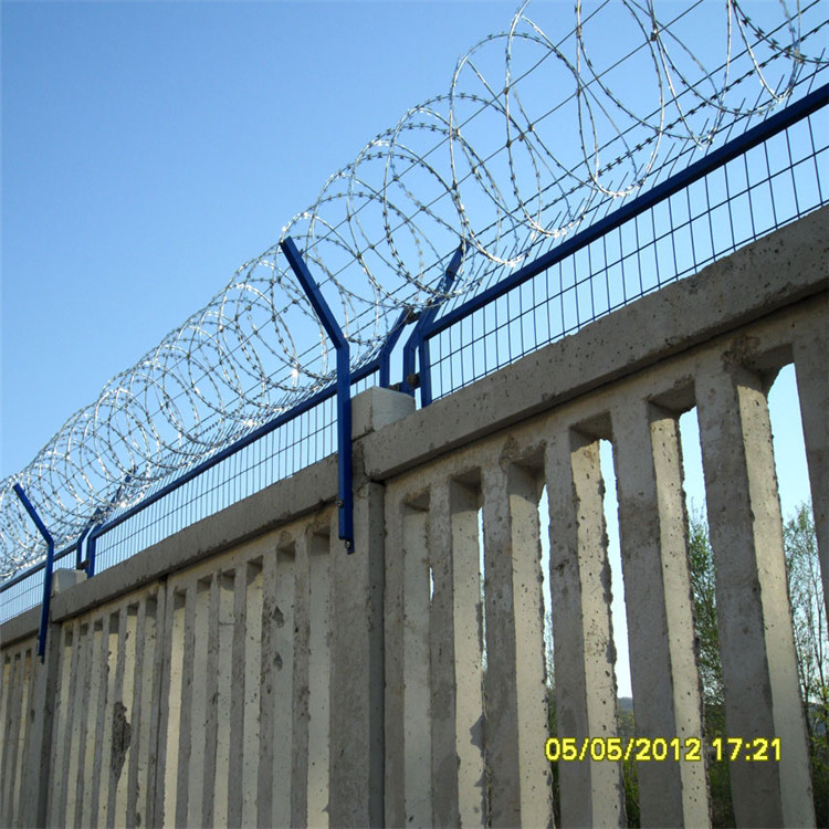 中铁高铁加高网片刺丝滚笼高锌刀片刺网 270g刀片网  工厂自营