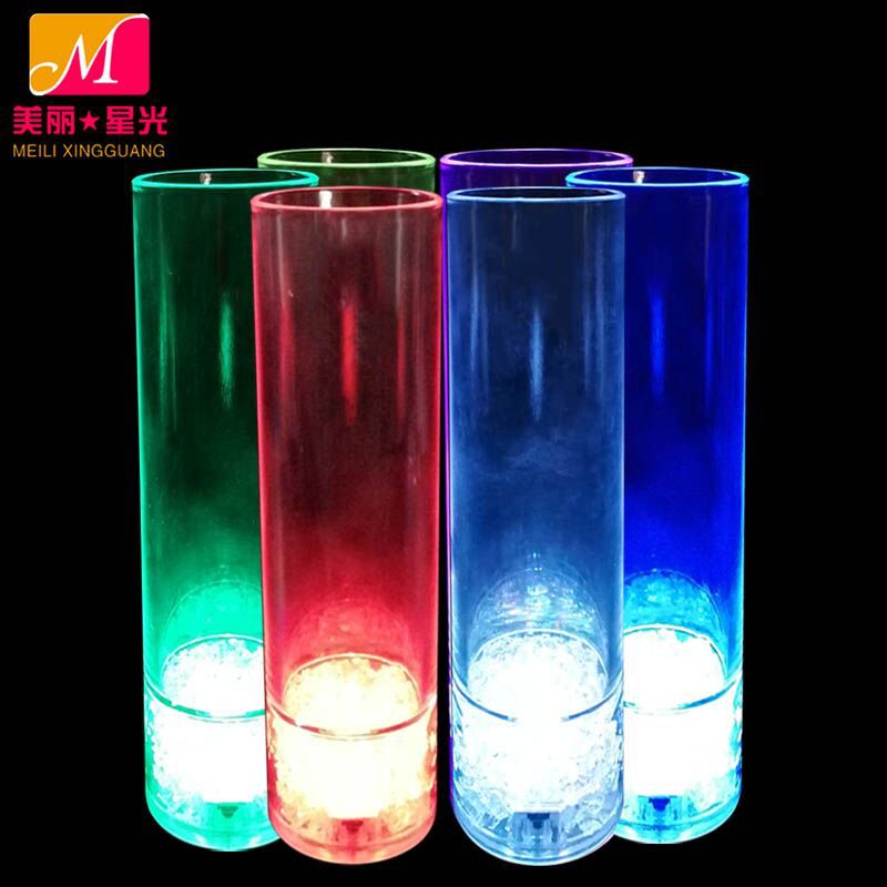 Taza de jugo led al por mayor de grado alimenticio de plástico colorido taza de jugo luminoso té con leche taza luminosa de jugo de discoteca