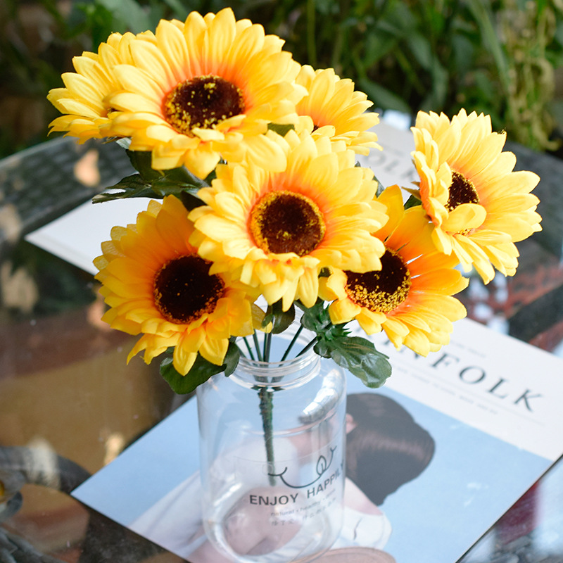 Simulated flowers, everlasting flowers, sunflowers, wholesale simulated flower bouquets, sunflower hand-tended flowers, artificial flowers, graduation season bouquets