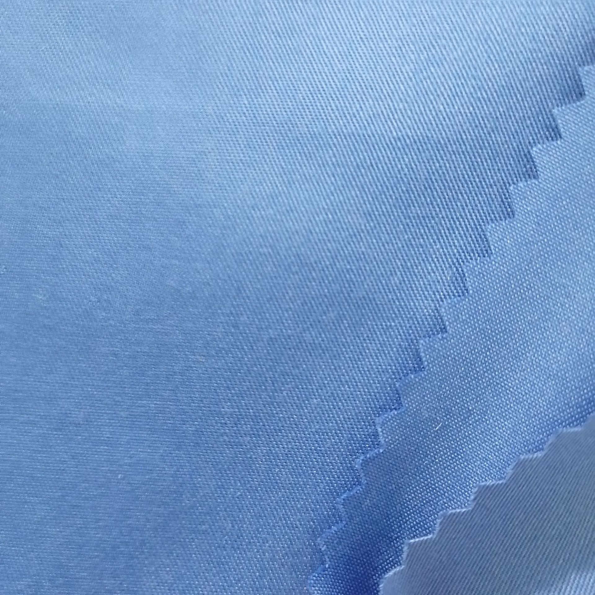 32*32 140*76涤粘细斜纹衬衫制服面料 春夏装染色布 TR职业装面料