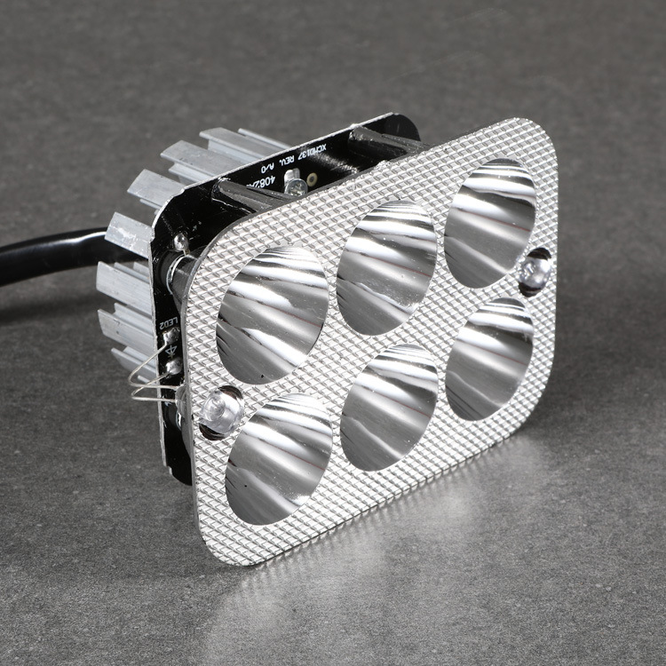 Lámpara LED lámpara de la motocicleta de lejos y cerca de la luz lámpara eléctrica de alta potencia de seis perlas universal proyector incorporado