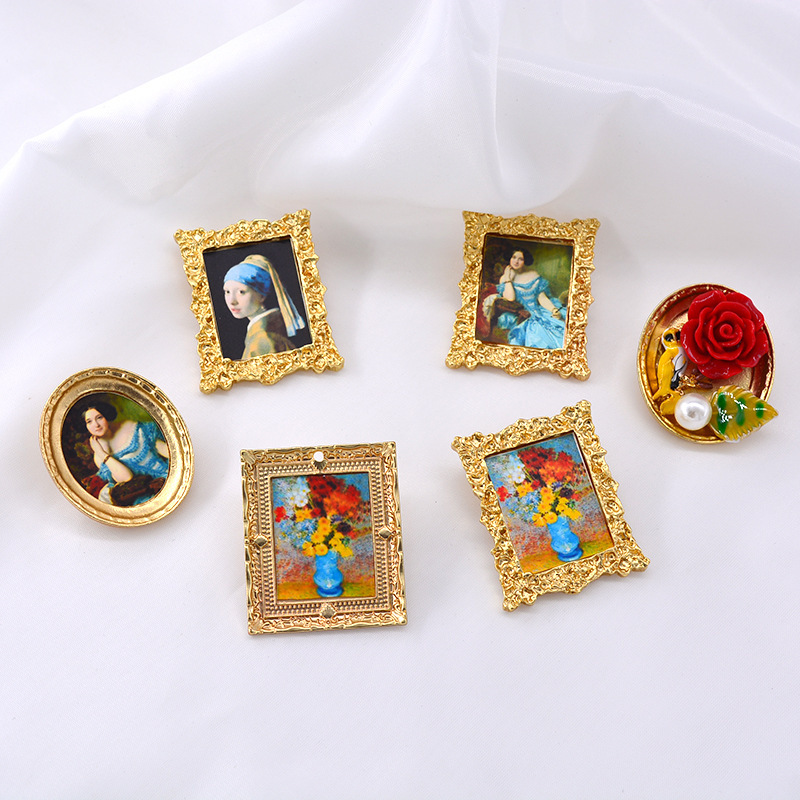 2019 New Retro Exaggerated Renaissance Oil Painting Lady Baroque Brooch Clothing Accessories Wholesale 2019 New Retro Exaggerated Renaissance Oil Painting Lady Baroque Brooch Clothing Accessories Wholesale