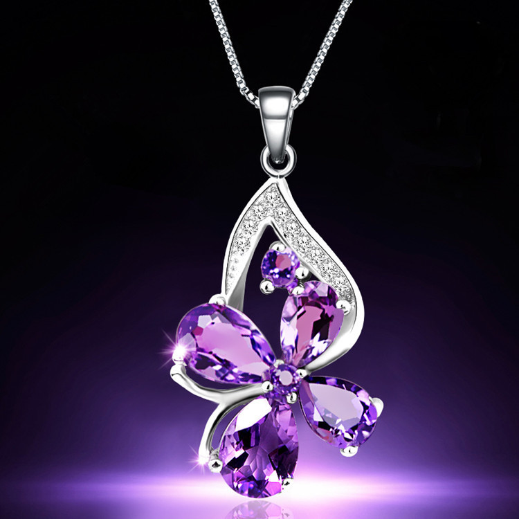 Sophisticated pendant
