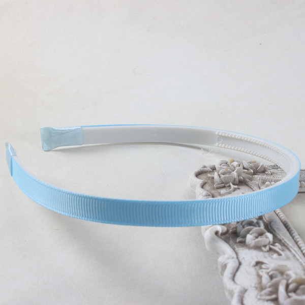 Solid color scalloped headband