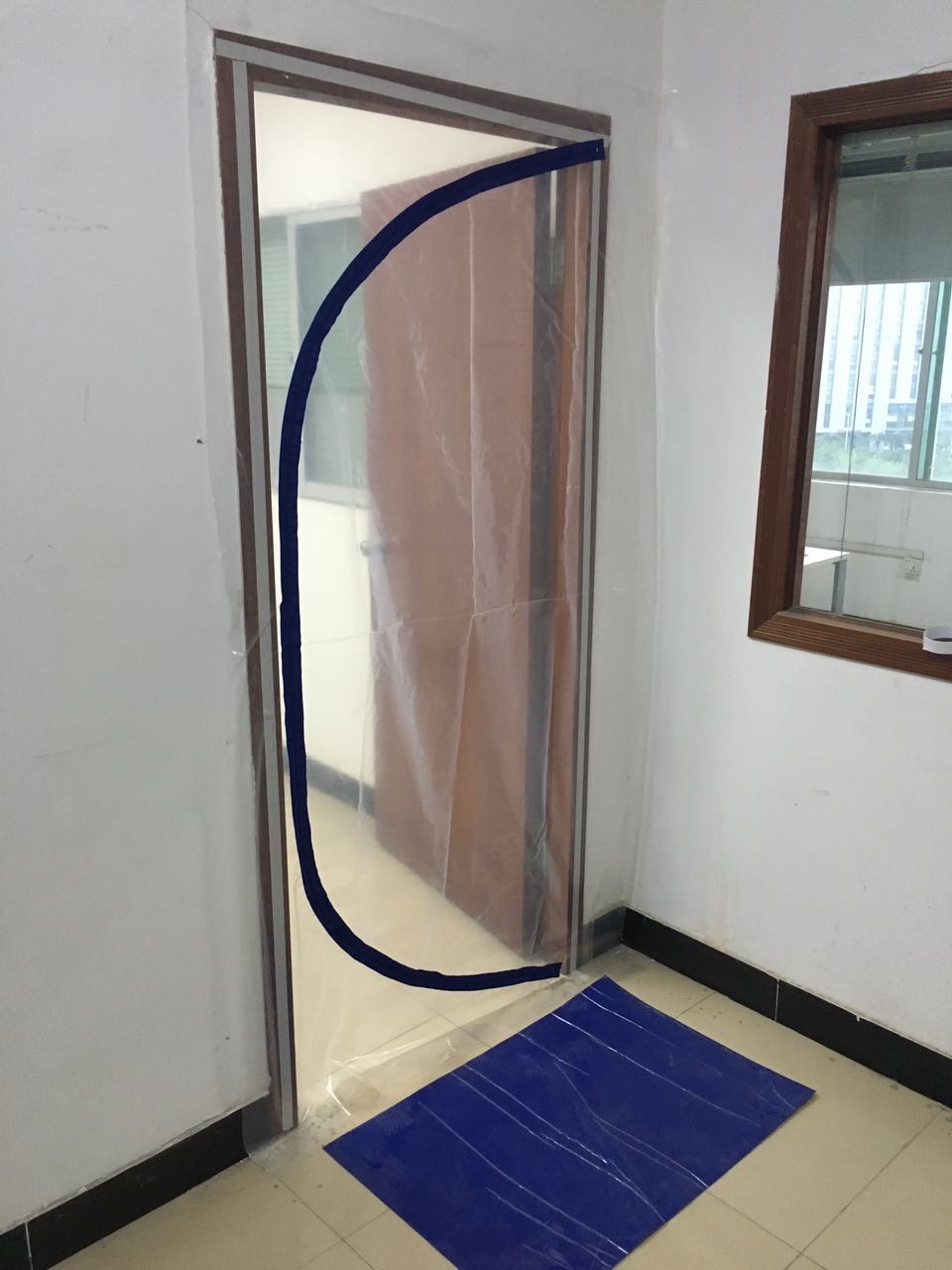 Diverse geometric curtain with zipper