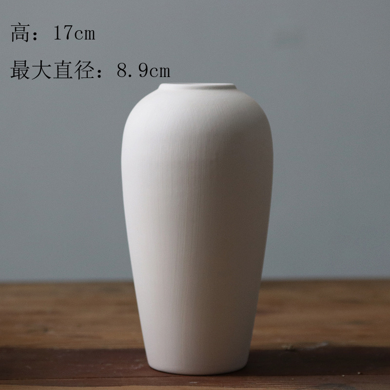 중간 점토 냄비