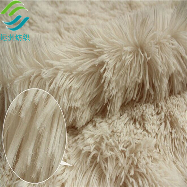 厂家直销 优惠价 米白色长毛pv绒  适用于各类玩具制品