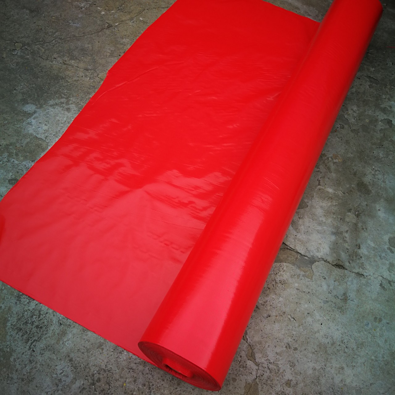 生产编织涂膜防水布 国旗红涂膜布 pe编织布