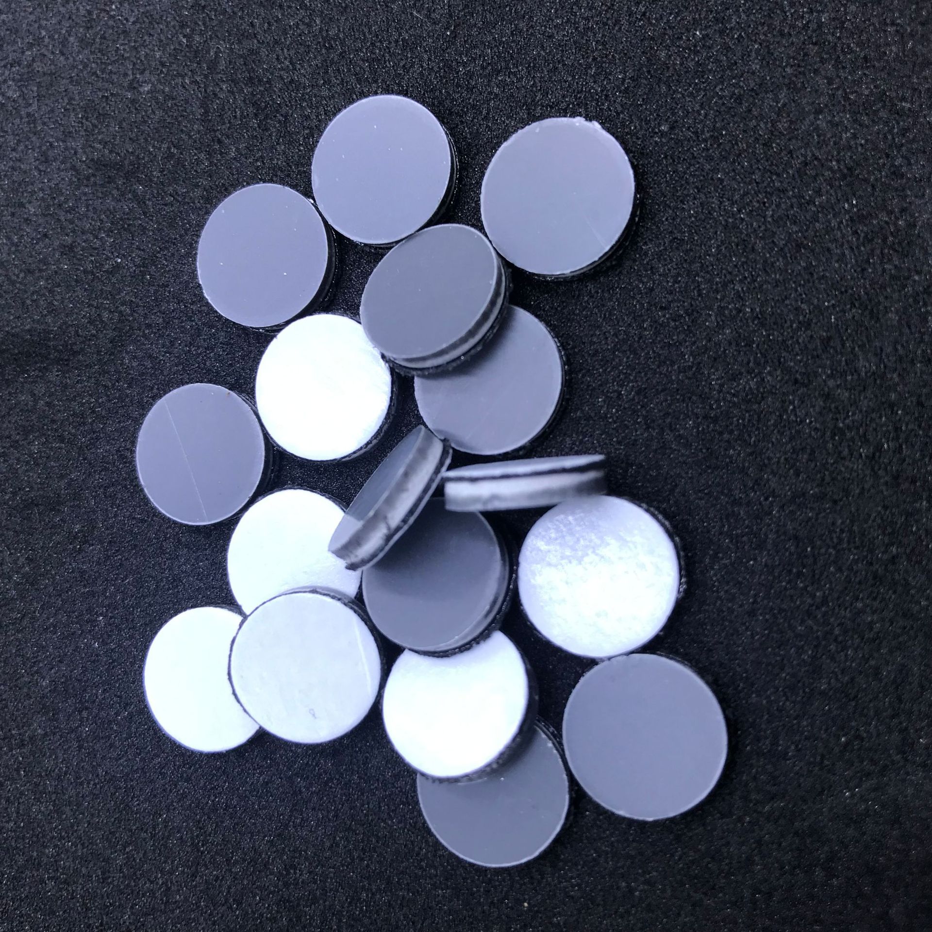 厂家供应PVC定位片，耐温背胶脚垫,自粘垫片，带胶定位片