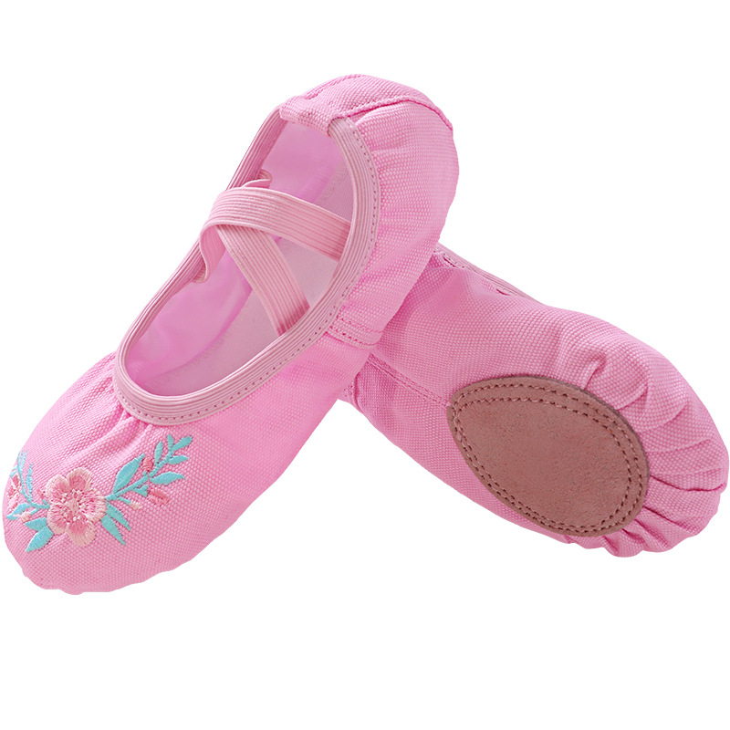 En stock zapatos de baile para niños zapatos de baile de ballet zapatos de práctica corporal zapatos de satén bordados nuevos zapatos de garra de gato zapatos de yoga