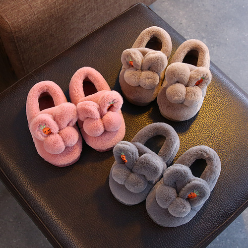 Baby cotton slippers for winter, 1-3 years old, for girls—warm indoor cotton shoes with heel for children; cute cartoon style for boys, suitable for autumn and winter.