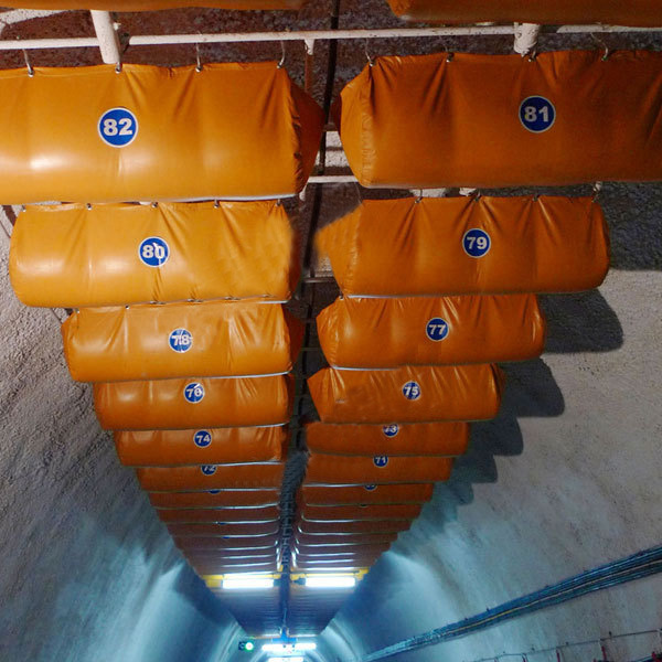 矿用隔爆水袋 PVC隔爆水袋 厂家供应40L/60L/80L隔爆水袋水槽挂钩