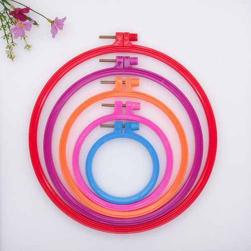 Manufacturer wholesale embroidery stretch hoop embroidery diy plastic embroidery shed cross stitch stretch embroidery stretch imitation bamboo embroidery cloth poke frame