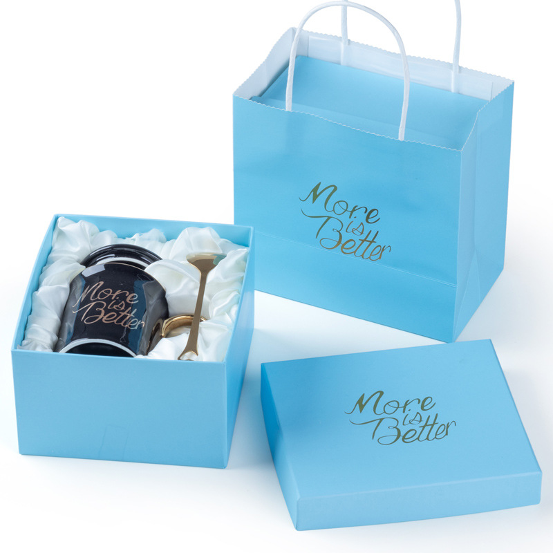 Tazas de cerámica doradas originales tazas de oro creativas tazas de agua tazas de café cubiertas cucharas regalos al por mayor