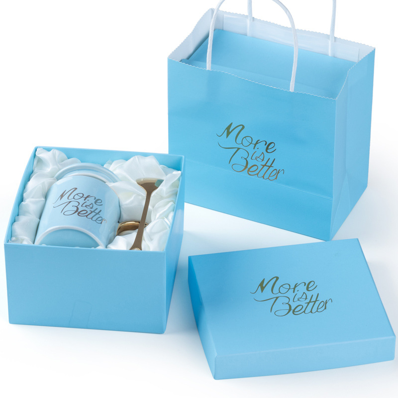 Tazas de cerámica doradas originales tazas de oro creativas tazas de agua tazas de café cubiertas cucharas regalos al por mayor