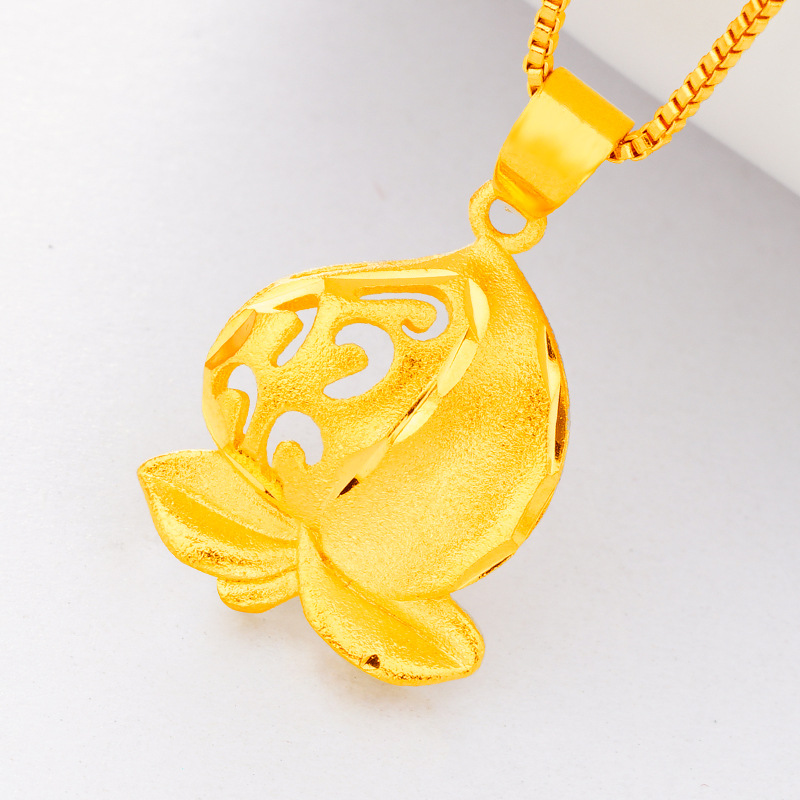 Moda popular estilo étnico arena oro dama Hada melocotón colgante Latón chapado 24K oro real auspicioso cumpleaños melocotón colgante al por mayor