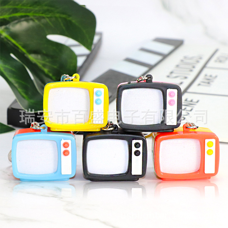 厂家批发卡通电视机挂件 LED发声发光钥匙扣 批发项链吊坠配件