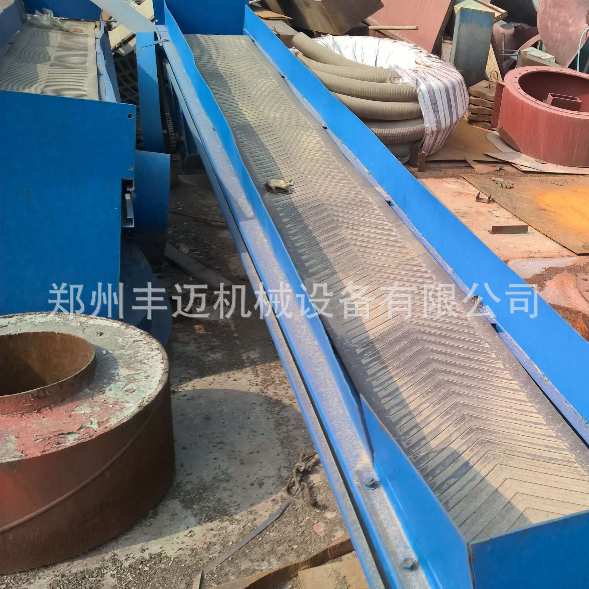 各型号矿用皮带输送机 高挡边带式输送机 可移动式输送机