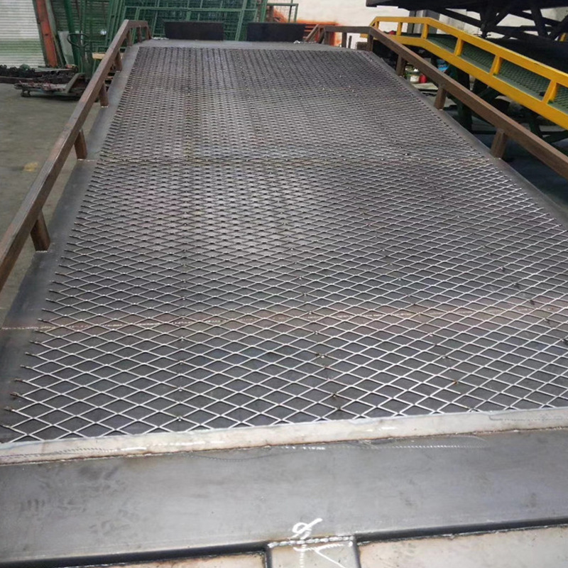 厂家供应 圆孔冲孔网板 镀锌冲孔网板 各种形状镀锌冲孔网板