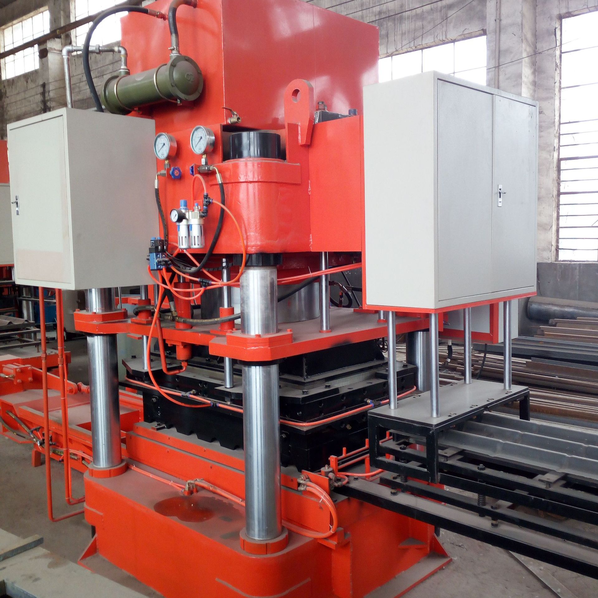 锐鼎特价销售  彩瓦机 水泥彩瓦机 水磨石机 价格优欢迎咨询