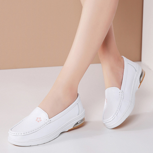 Leather nurse shoes for women, new spring and autumn fashion, versatile cushioned nurse shoes with added lining, large size white hospital work shoes