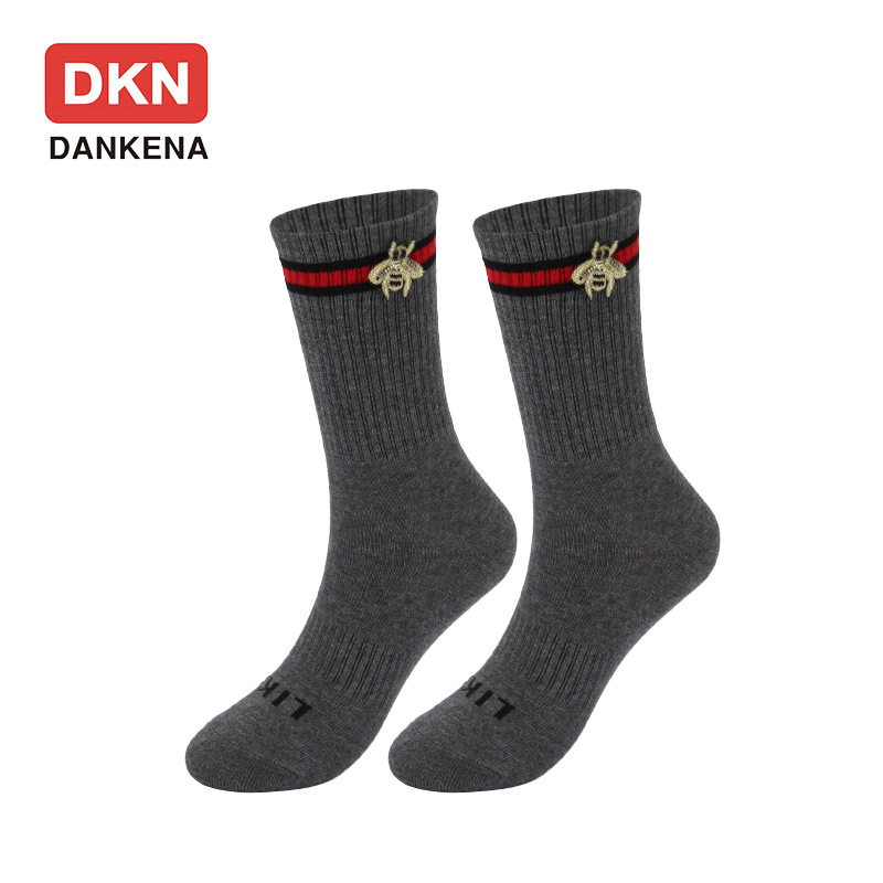 Chaussettes de sport en coton à rayures noires et blanches pour couple, nouvelle collection automne-hiver 2025d, mi-mollet, pour étudiants, lettres, skateboard_voghion.com