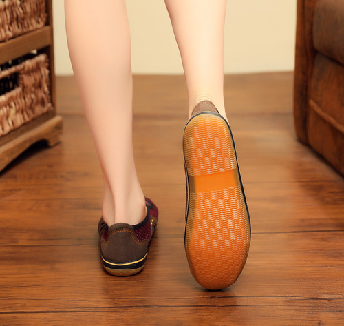 Spring and Autumn new style old Beijing cloth shoes for middle-aged and elderly mothers wear-resistant non-slip tendon sole work shoes for the elderly and women