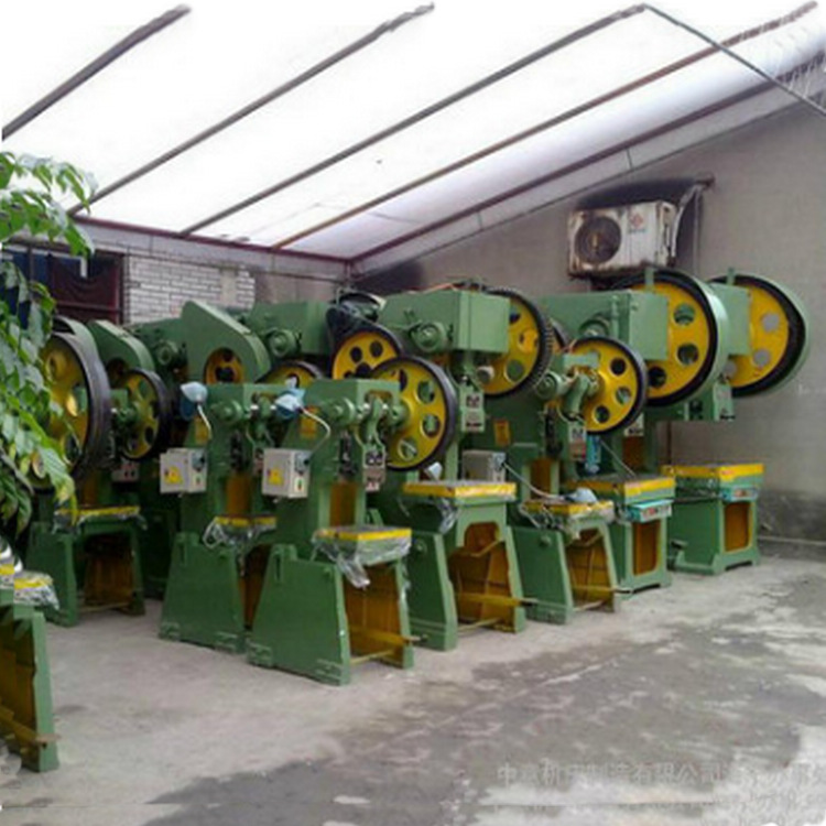 厂家供应 各种型号板金加工，五金冲压件冲床