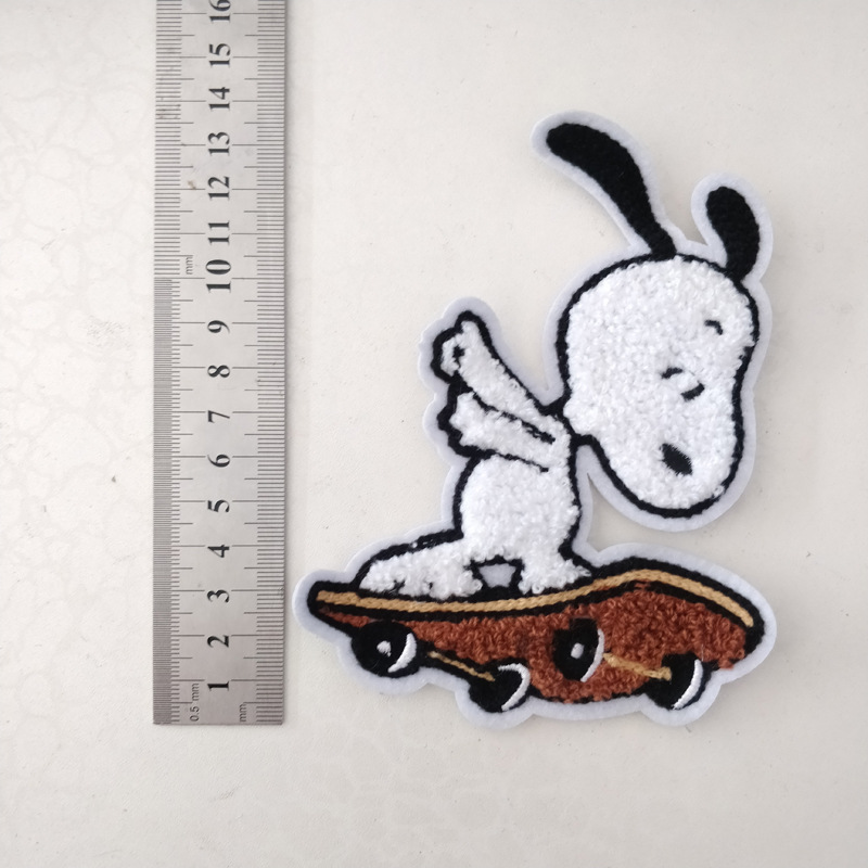 スヌーピー布ステッカー刺繍パッチバッジ子供服アクセサリー穴付きステッカー日本tシャツバッグ装飾diy