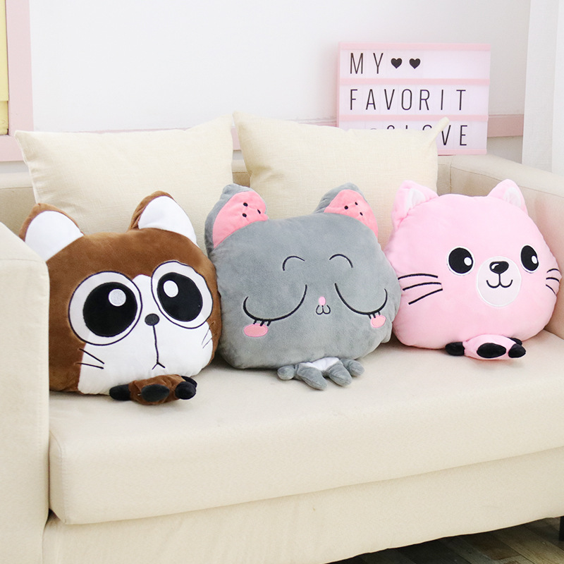 Blue squinting cat duvet