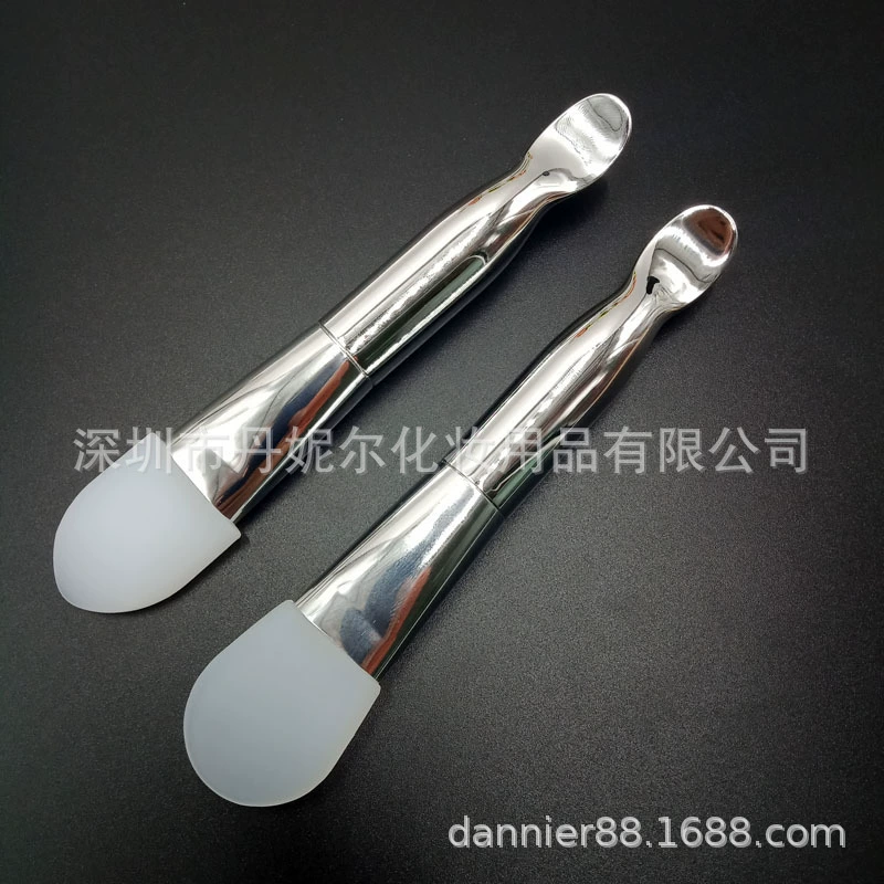 Double-sided Face Brush, Soft Bristles & Silicone Tip, 16 cm, Easy Application