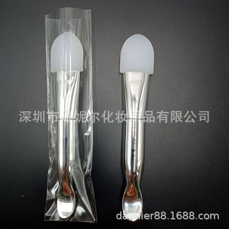 Double-sided Face Brush, Soft Bristles & Silicone Tip, 16 cm, Easy Application