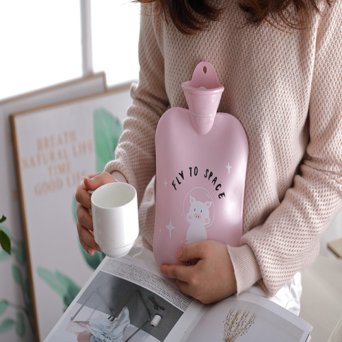 Manufacturer's new cartoon water-filled hot water bottle, creative and fashionable hand warmer for students, portable baby warmer