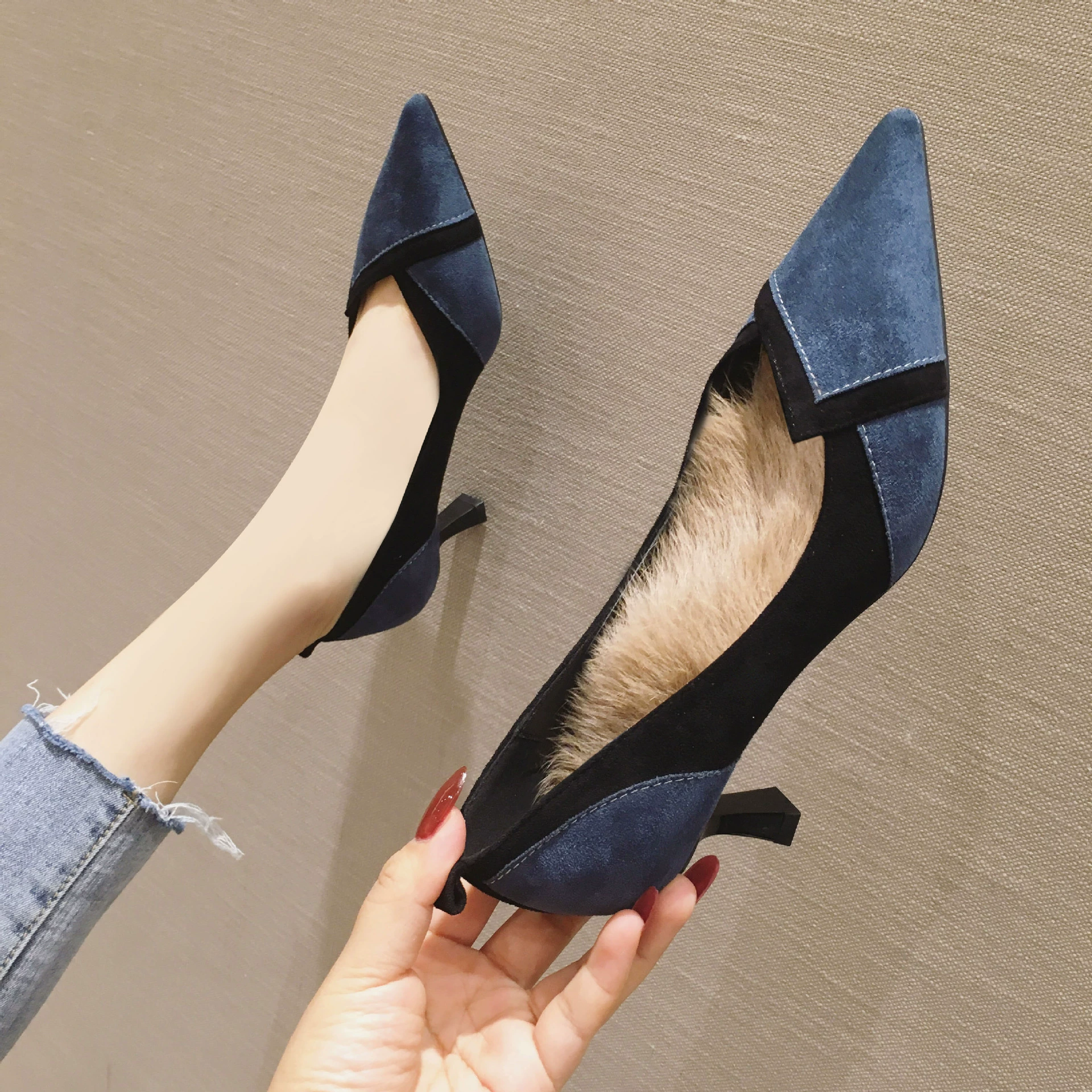 666-20 Factory Direct Новые 2019 осенне-зимние туфли на шпильке на высоком каблуке с острым носком для девочек с мелким ртом