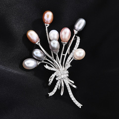 New fashionable and elegant zirconium brooch, high-end freshwater pearl flower DIY holder, versatile coat and suit pin holder