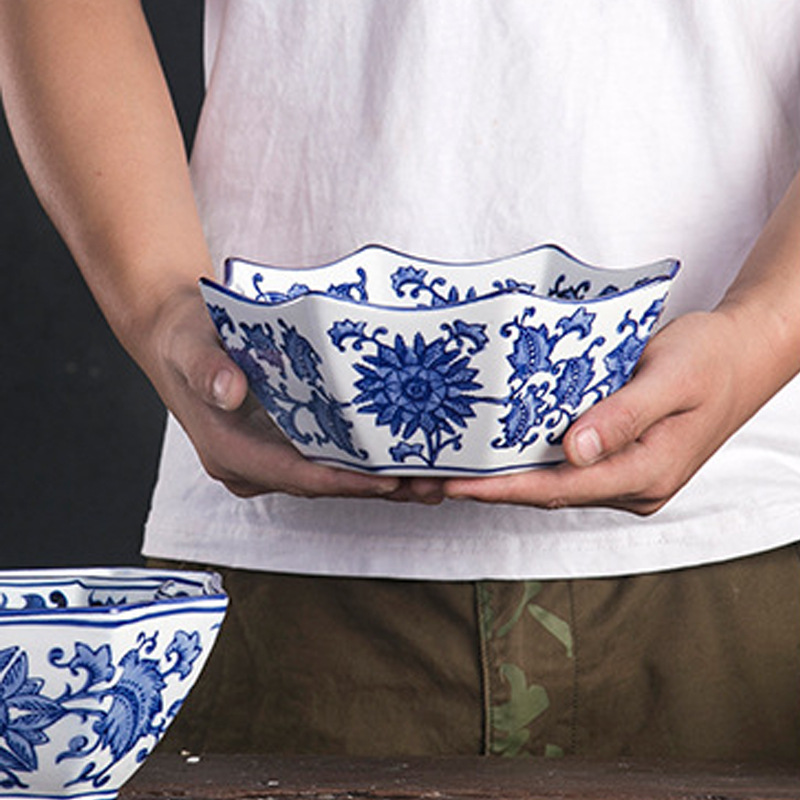 modern Chinese style Hand drawn ceramics Blue and white Hollow Fruit plate originality a decoration Fruit plate a living room tea table Decoration