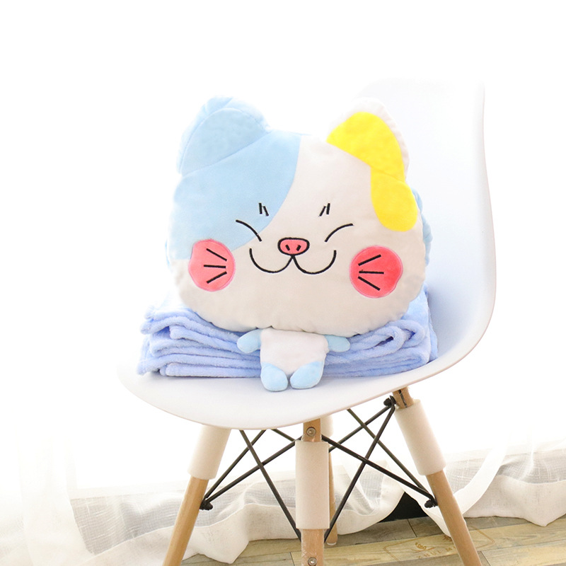 Brown round-eyed cat duvet