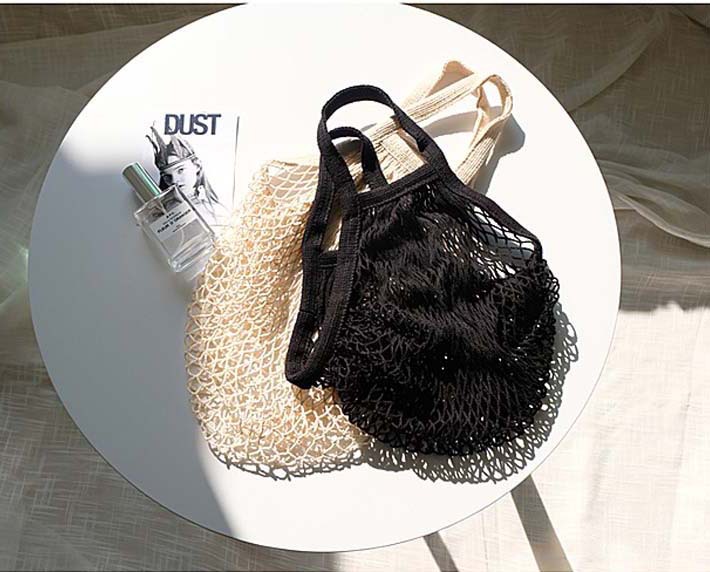 두꺼운 짧은 손잡이 검정색; 망사 주머니