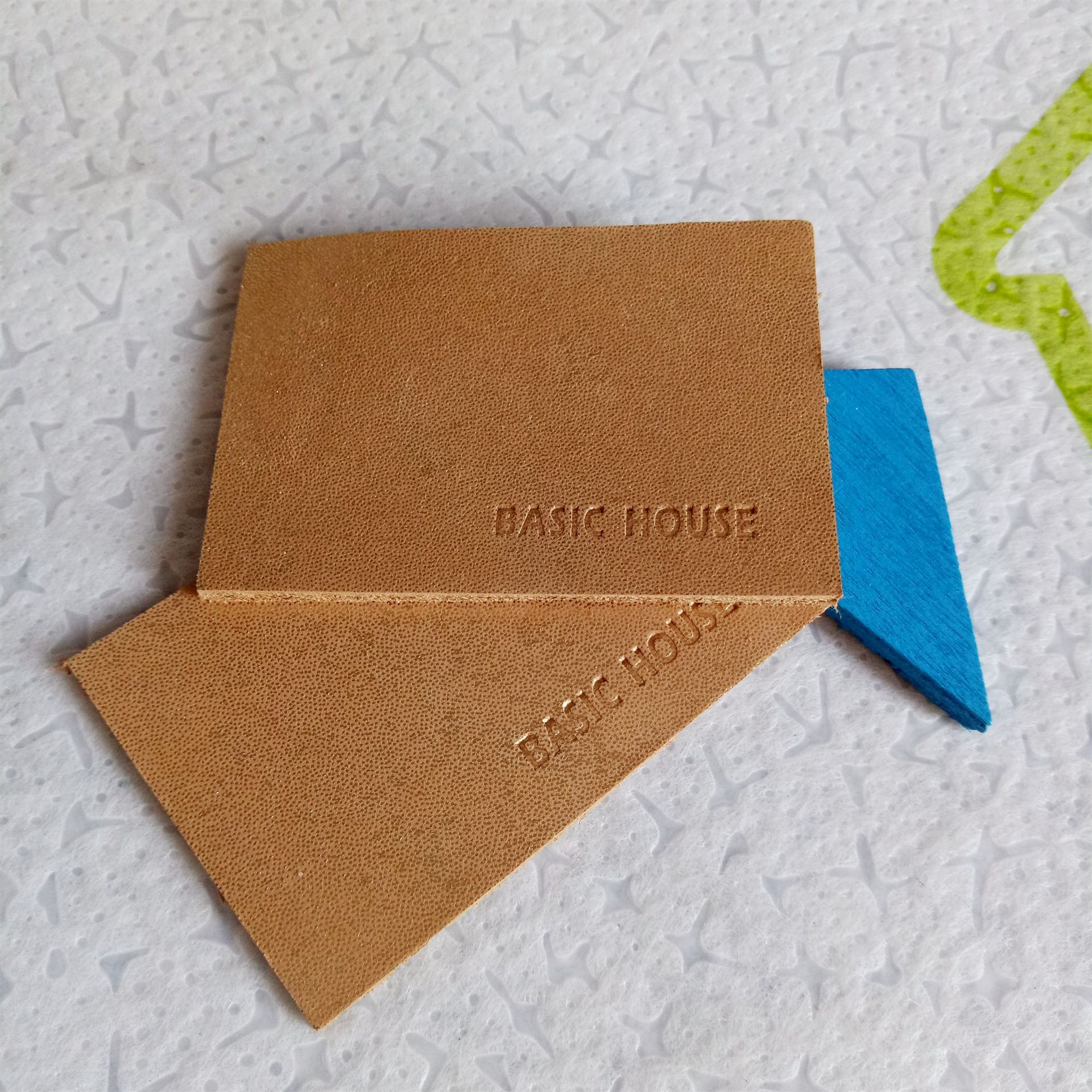 真皮皮标定 做服装商标logo烫金压花PU皮革标签牛仔裤腰牌