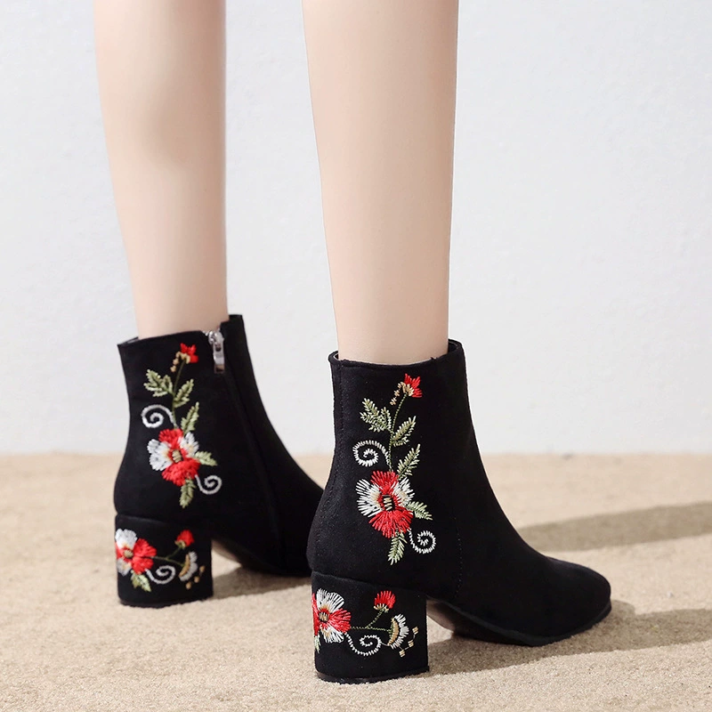 Женские ботинки на толстом каблуке в этническом стиле с вышивкой, осень-зима 2024, национальный стиль, короткие ботинки с вышивкой, боковая молния, на флисовой подкладке из хлопка