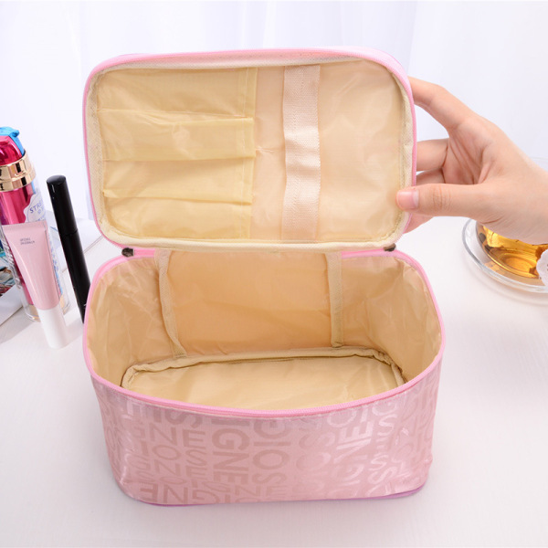 Fashionable cosmetic bag